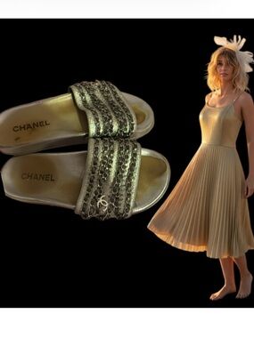 CHANEL Metallic Gold Chain-Trim Slide Sandals